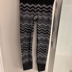 Lululemon size 4